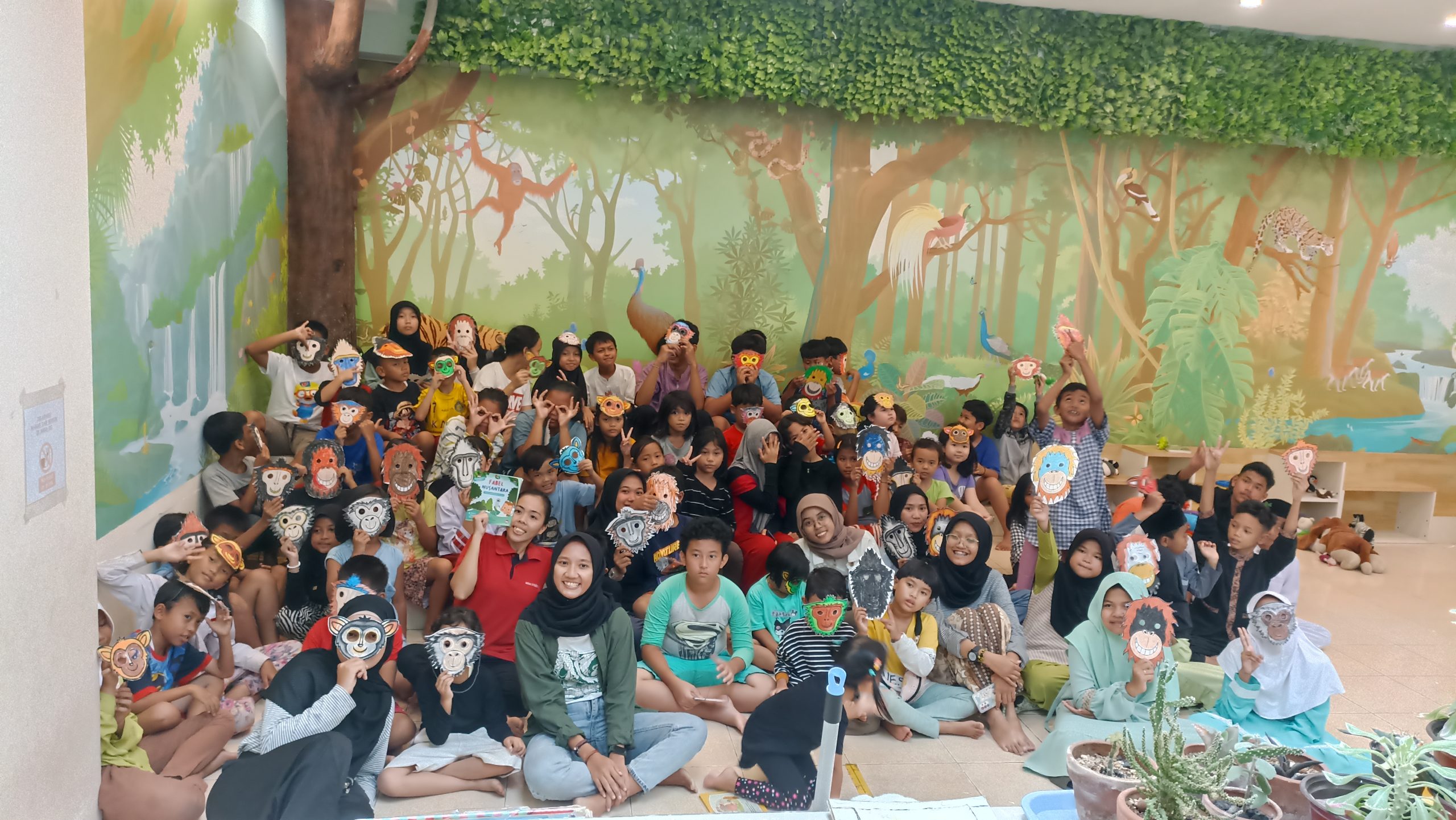 Asyiknya Kegiatan Berdongeng: Menemani Dunia Imajinasi Anak dan Merayakan Hari Primata Indonesia 