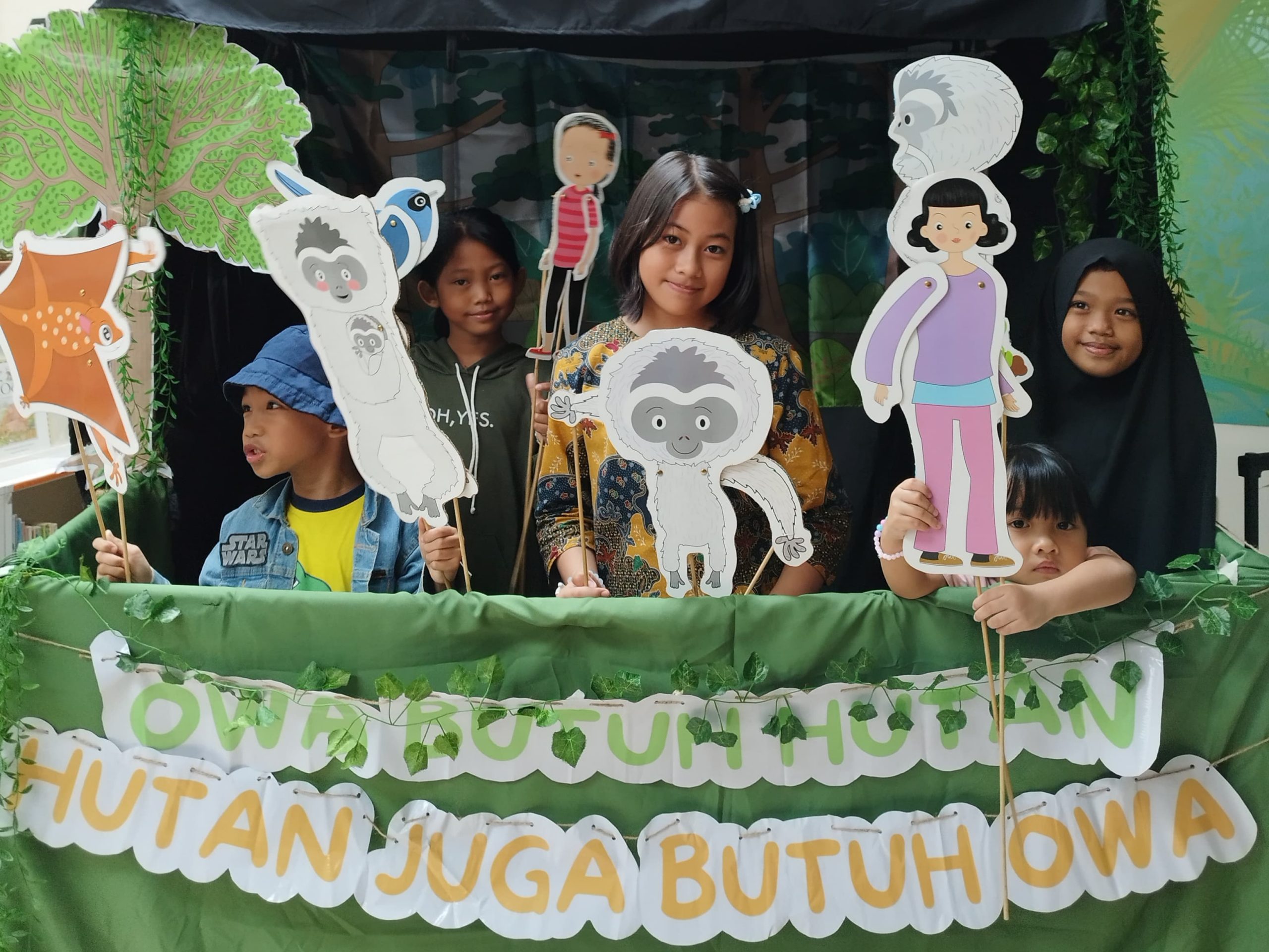 ‘Owa Butuh Hutan, Hutan juga Butuh Owa’ – Menutup Tahun 2024 dengan Kegiatan Edukasi Pagelaran Wayang Owa Jawa  